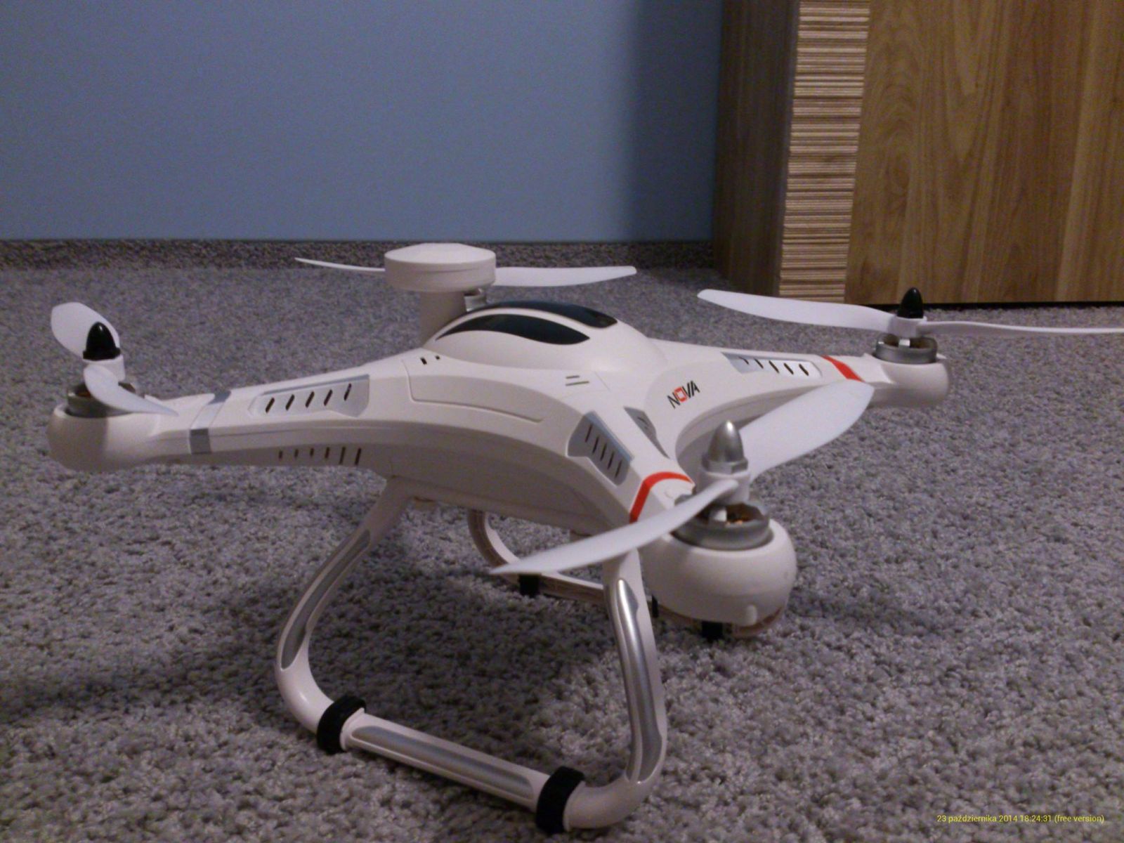 Quadrocopter za kase z neta