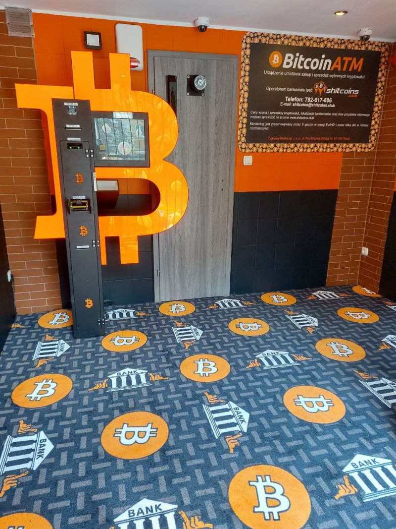 shitcoins.club - bitomat.com - zdjęcie bitomatu